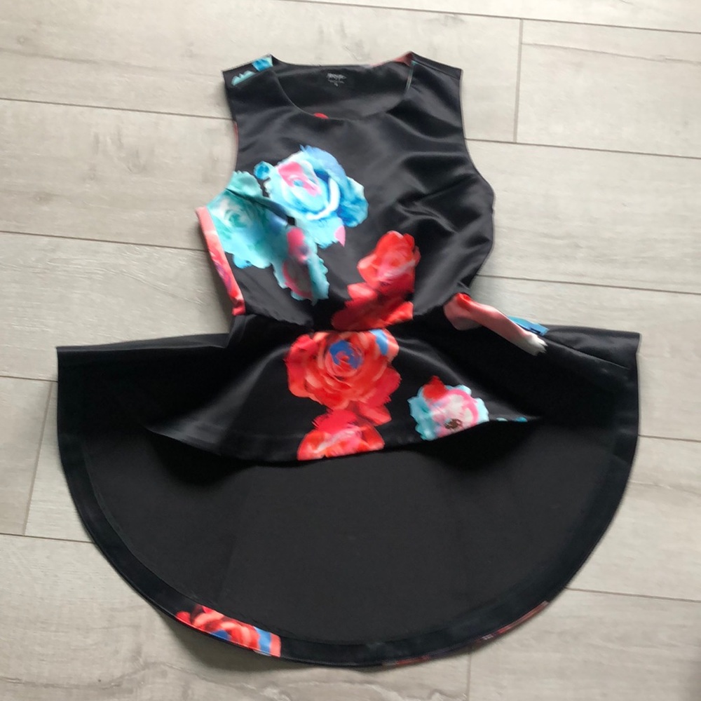 Nasty gal size small High/ low peblem top